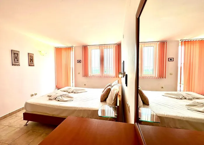 Julia Family - Menada *