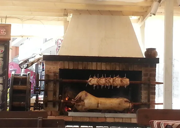 Julia Family - Menada Slăntjev Brjag