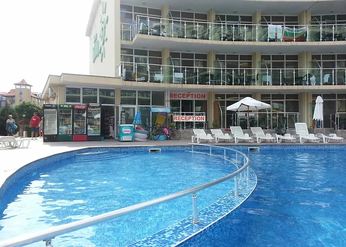 Julia Family - Menada 阳光海滩