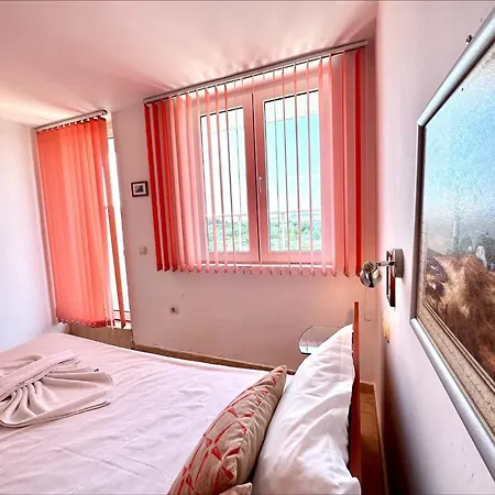 Апартамент Julia Family - Menada