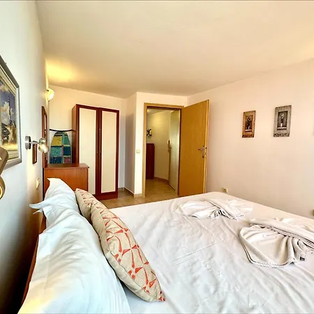 Julia Family - Menada Апартамент Слънчев бряг