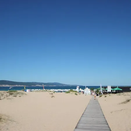 Апартамент Julia Family - Menada *