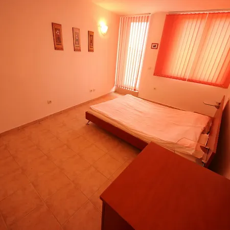 Julia Family - Menada Слънчев бряг