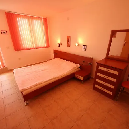 Julia Family - Menada Апартамент *