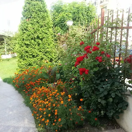 Julia Family - Menada Апартамент Слънчев бряг