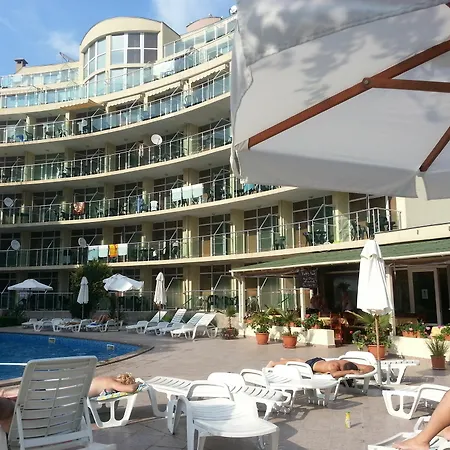 Julia Family - Menada Апартамент *