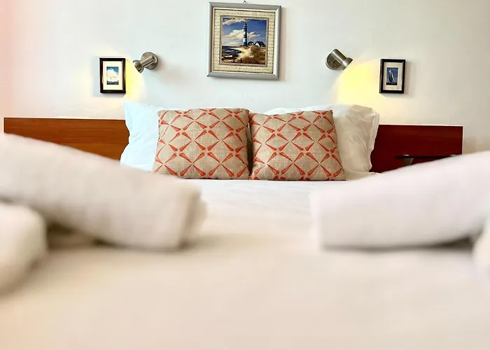 Julia Family - Menada